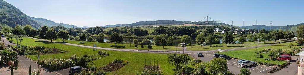 Hotel Zehnthof Ürzig Esterno foto