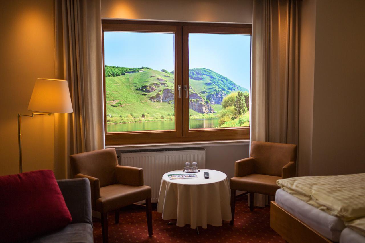 Hotel Zehnthof Ürzig Esterno foto