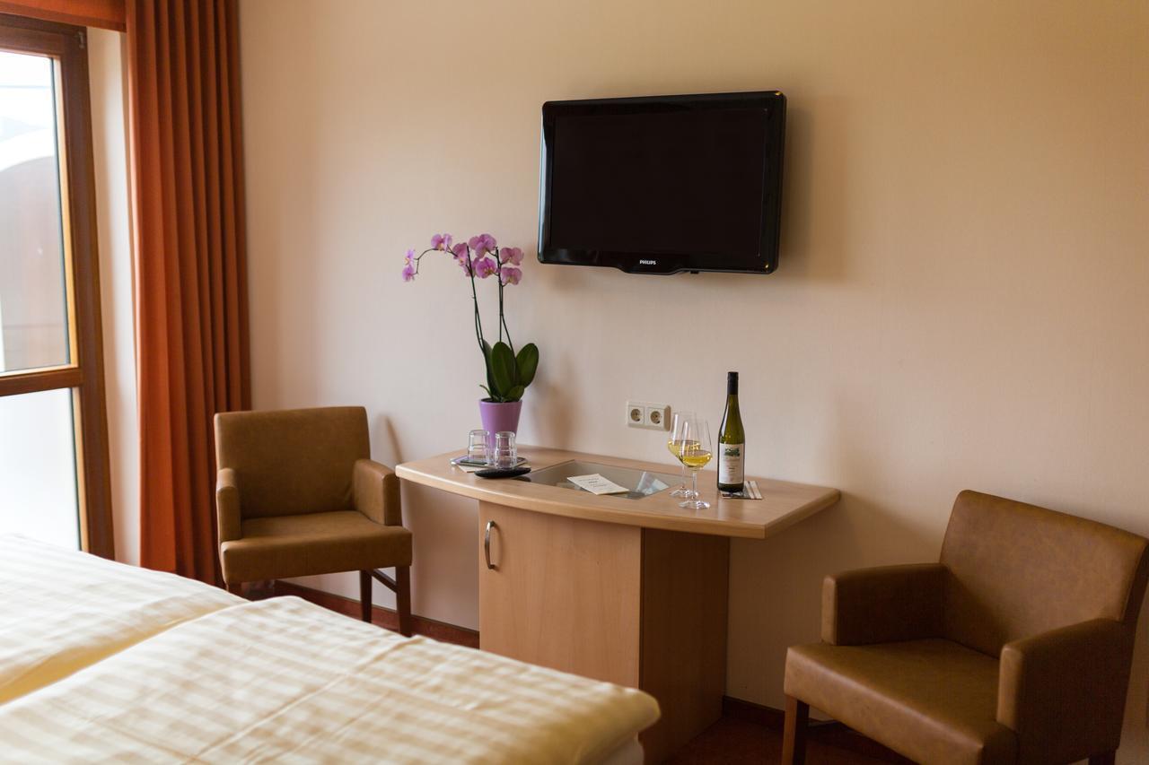 Hotel Zehnthof Ürzig Esterno foto