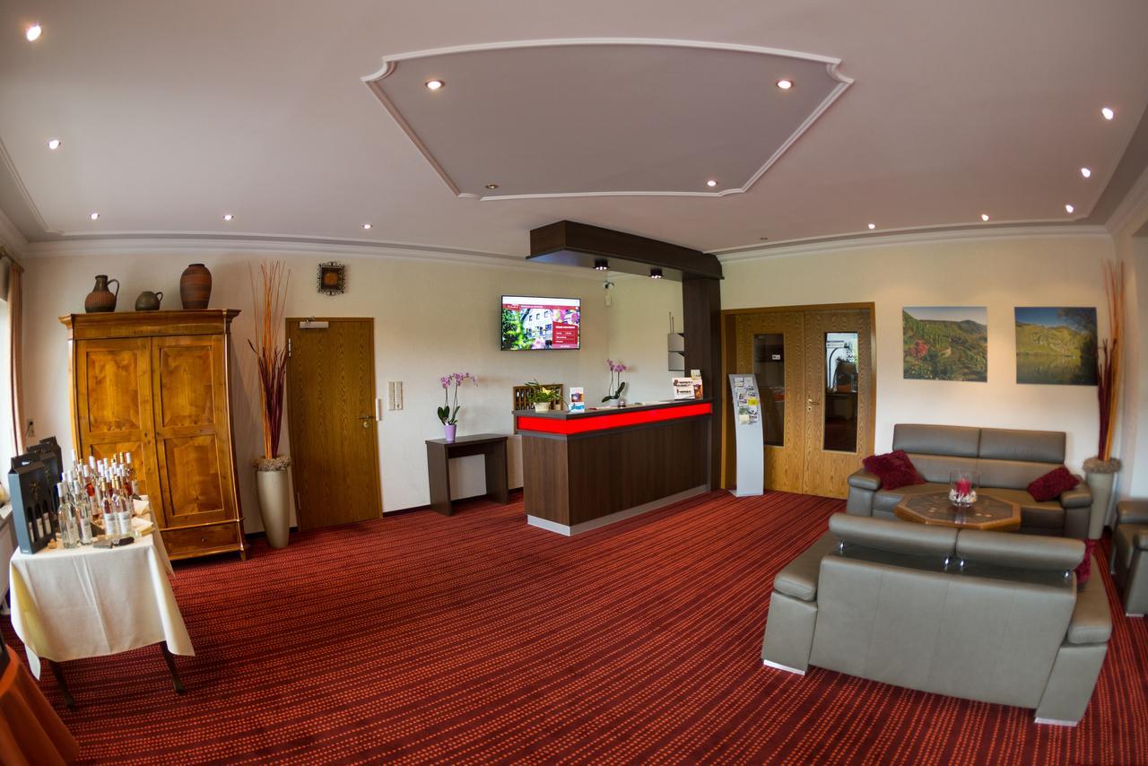 Hotel Zehnthof Ürzig Esterno foto