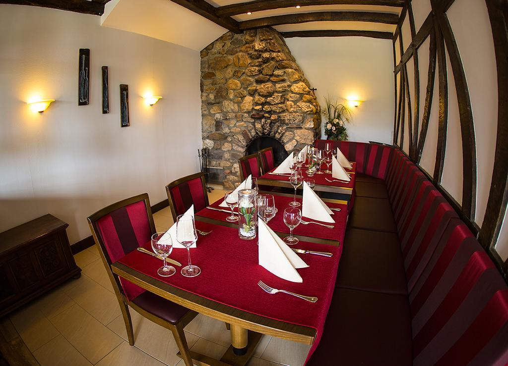 Hotel Zehnthof Ürzig Esterno foto